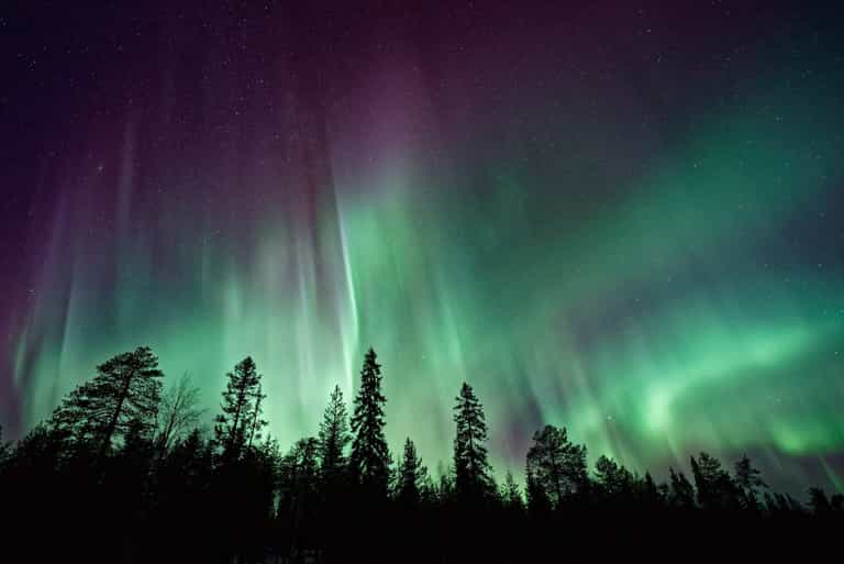 Northern Lights expected across UK today as geomagnetic storm hits Northern Lights expected across UK today as geomagnetic storm hits