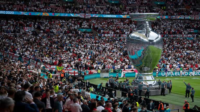 UK and Ireland set to host Euro 2028 following no rival bids UK and Ireland set to host Euro 2028 following no rival bids
