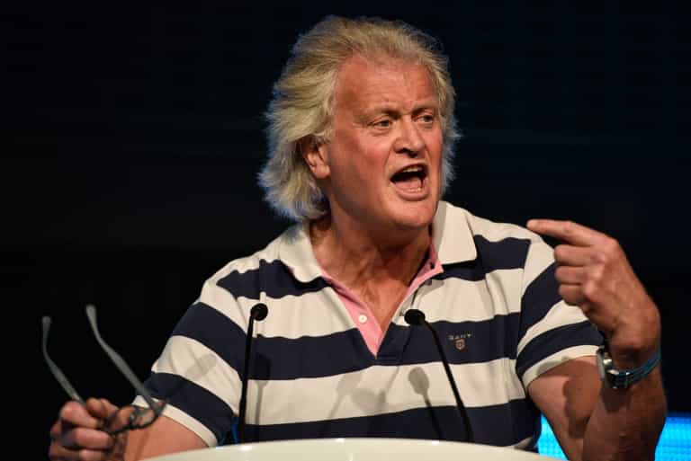 Wetherspoons boss Tim Martin wants to turn Buckingham Palace into pub now Queen has left Wetherspoons boss Tim Martin wants to turn Buckingham Palace into pub now Queen has left