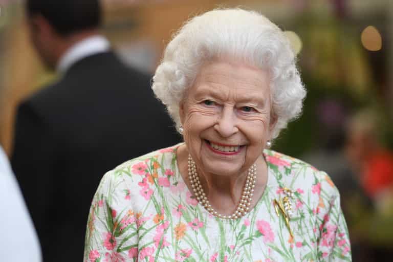 Queen to permanently leave Buckingham Palace after recovering from covid Queen to permanently leave Buckingham Palace after recovering from covid