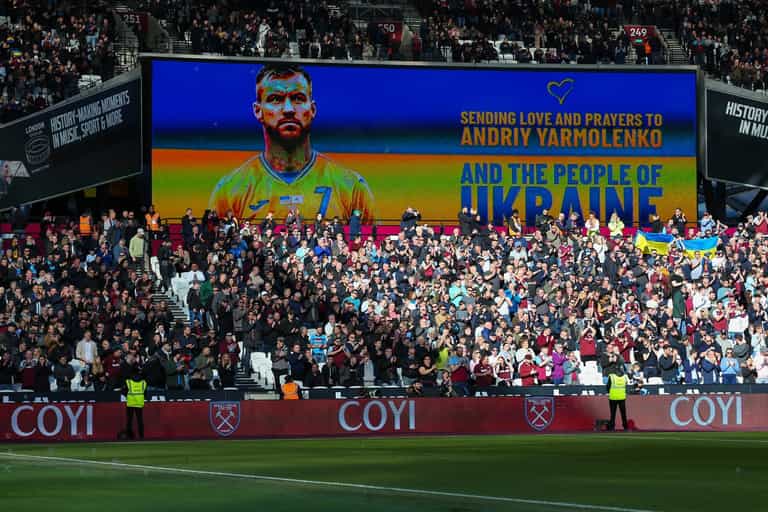 Andriy Yarmolenko flies to Ukraine border to rescue family Andriy Yarmolenko flies to Ukraine border to rescue family
