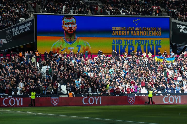 Andriy Yarmolenko flies to Ukraine border to rescue family Andriy Yarmolenko flies to Ukraine border to rescue family
