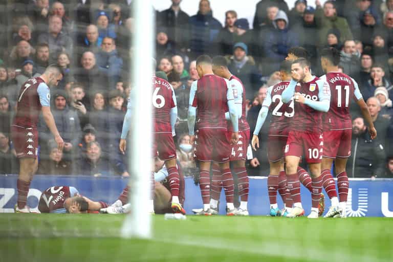 Everton fan receives four-year ban for throwing bottle at Aston Villa players Everton fan receives four-year ban for throwing bottle at Aston Villa players