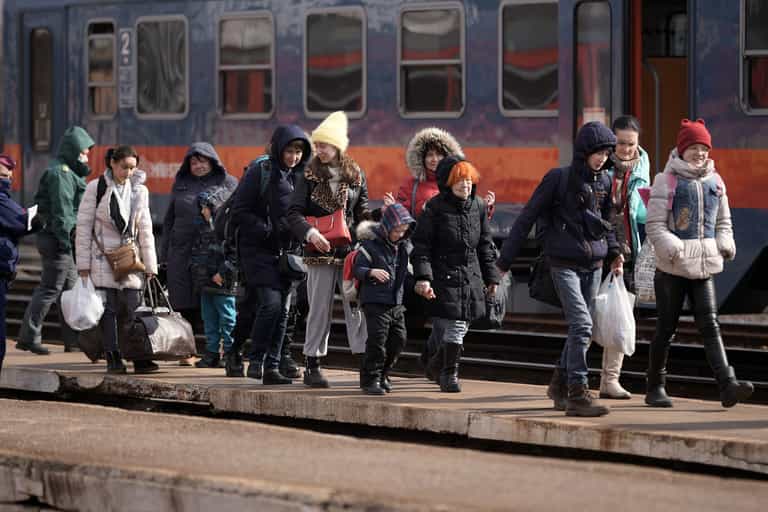 UK finally makes visa process more accessible for Ukrainian refugees following backlash UK finally makes visa process more accessible for Ukrainian refugees following backlash