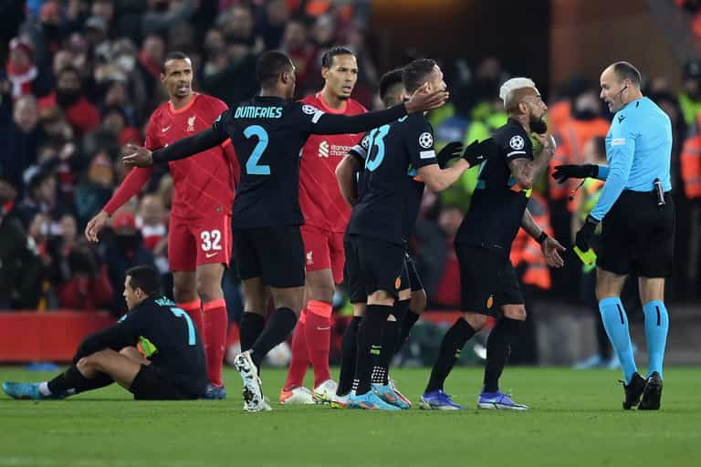 Arsene Wenger accuses Fabinho of cheating to get Alexis Sanchez sent off Arsene Wenger accuses Fabinho of cheating to get Alexis Sanchez sent off