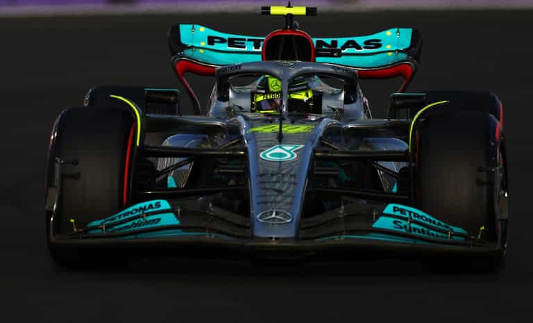 Lewis Hamilton suffers disastrous qualifying session at Saudi Arabian Grand Prix Lewis Hamilton suffers disastrous qualifying session at Saudi Arabian Grand Prix