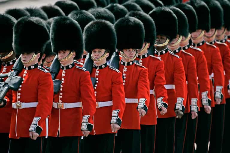 Teen vanishes from Queen’s guard post to fight Putin’s forces in Ukraine Teen vanishes from Queen’s guard post to fight Putin’s forces in Ukraine