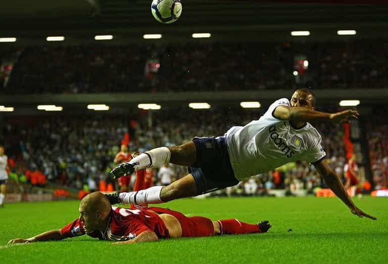 Man who took picture of Gabby Agbonlahor falling over finally posts it 7 years on Man who took picture of Gabby Agbonlahor falling over finally posts it 7 years on