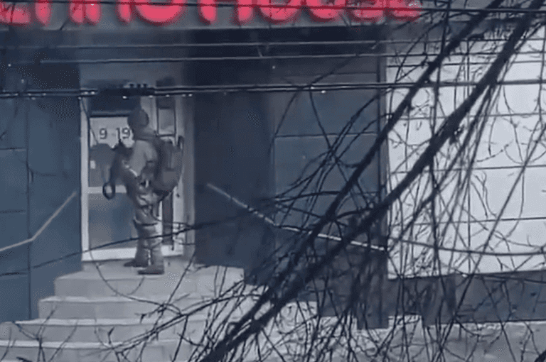 Russian soldier loses fight against door Russian soldier loses fight against door
