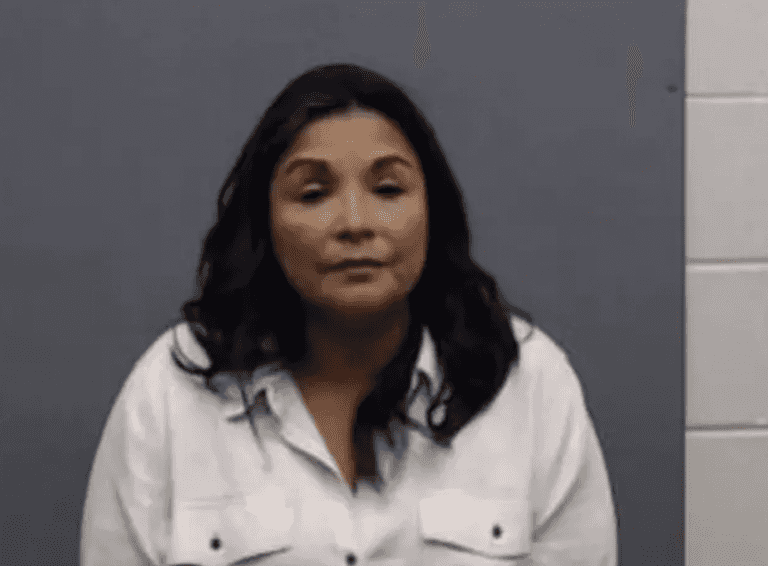 Boss admits to spiking her employees’ drinks with colon cleanser Boss admits to spiking her employees’ drinks with colon cleanser