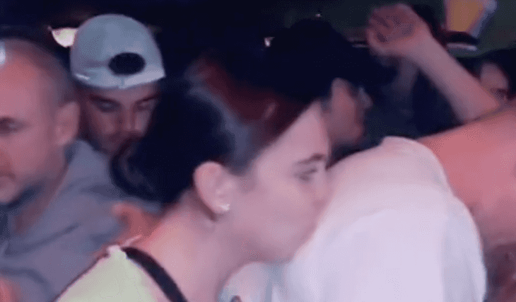 Mystery ‘lipstick bandit’ woman faces backlash for kissing unsuspecting guys in bar for prank Mystery ‘lipstick bandit’ woman faces backlash for kissing unsuspecting guys in bar for prank