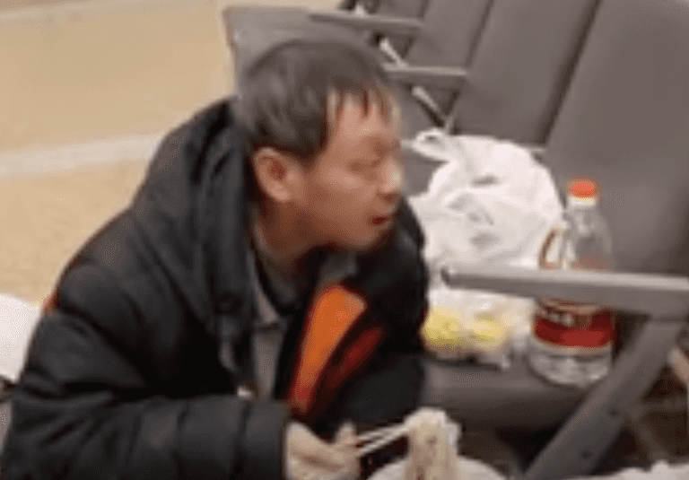 Man lives in airport for 14 years to escape family Man lives in airport for 14 years to escape family