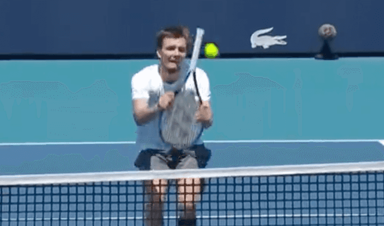 Tennis star pulls off unbelievable trick shot using handle of racket Tennis star pulls off unbelievable trick shot using handle of racket