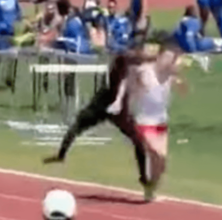 Shocking video shows runner getting punched in the head during high school race Shocking video shows runner getting punched in the head during high school race