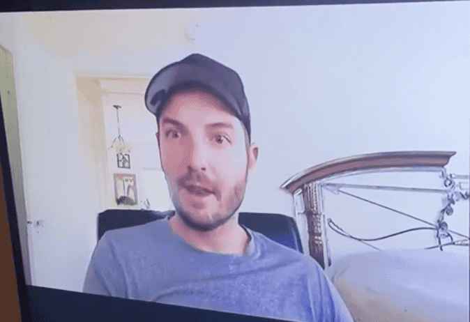 Hilarious moment naked man collapses to floor after accidentally storming husband’s Zoom meeting Hilarious moment naked man collapses to floor after accidentally storming husband’s Zoom meeting