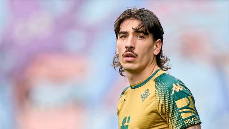 Hector Bellerin questions why Ukraine gets more attention than Palestine, Yemen and Iraq Hector Bellerin questions why Ukraine gets more attention than Palestine, Yemen and Iraq