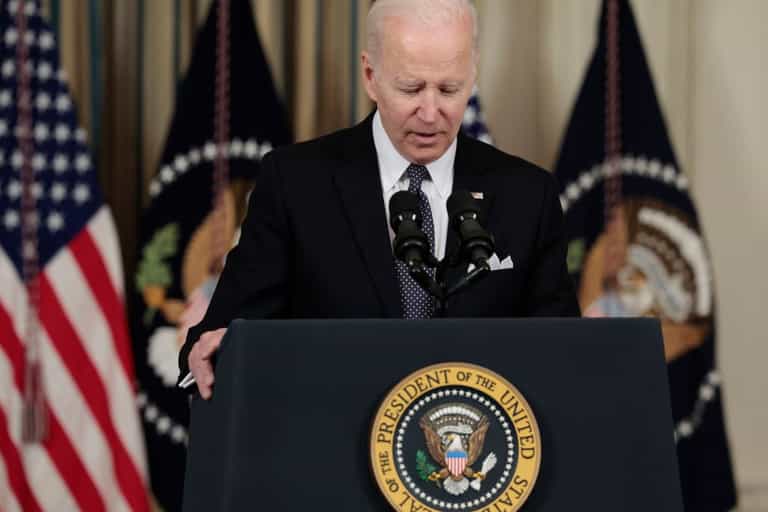 Images exposes Joe Biden’s ‘cheat sheet’ notes so he doesn’t repeat Putin gaffe Images exposes Joe Biden’s ‘cheat sheet’ notes so he doesn’t repeat Putin gaffe