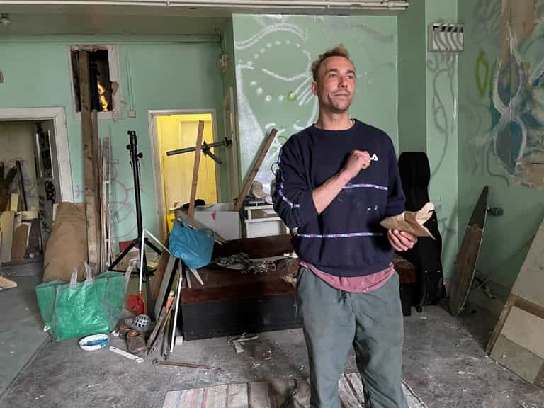 Britain’s luckiest squatter lives alone in run-down hotel that used to be one of the best in Britain Britain’s luckiest squatter lives alone in run-down hotel that used to be one of the best in Britain