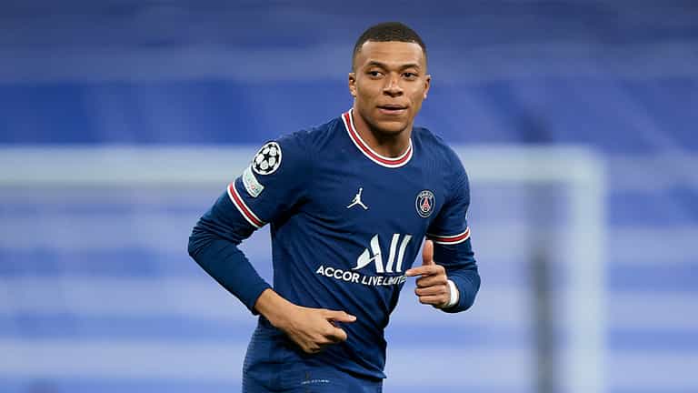 PSG squad descends into ‘two camps’ with tensions high after Champions League exit PSG squad descends into ‘two camps’ with tensions high after Champions League exit