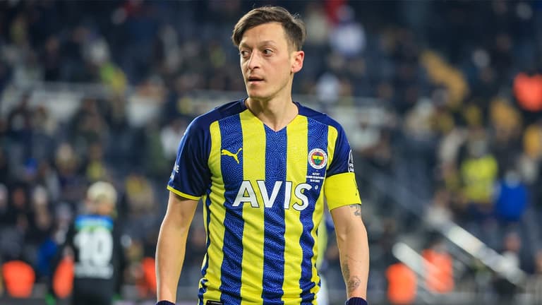 Mesut Ozil ‘suspended indefinitely’ from Fenerbahce squad Mesut Ozil ‘suspended indefinitely’ from Fenerbahce squad