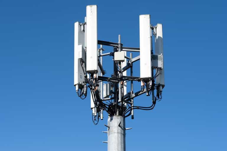 How mobile phones are being craftily weaponised by Russia following the Ukraine invasion How mobile phones are being craftily weaponised by Russia following the Ukraine invasion