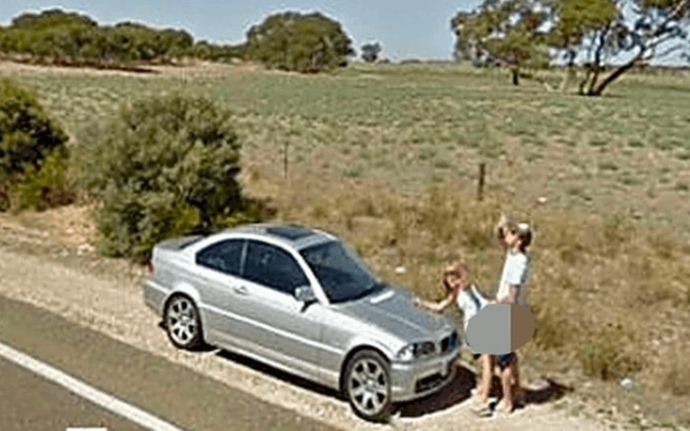 Brazen couple caught having roadside sex in Google Street View photos Brazen couple caught having roadside sex in Google Street View photos