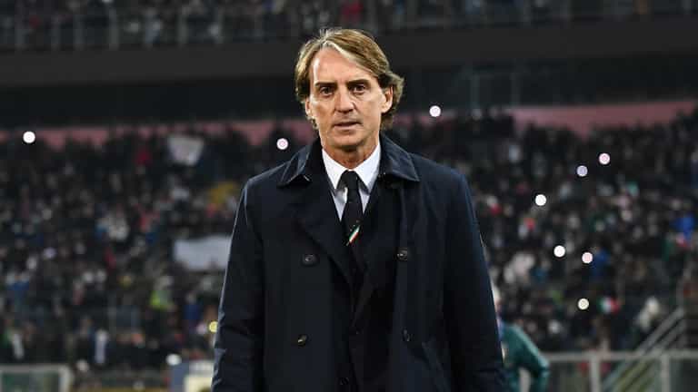Roberto Mancini’s mother questions decision to leave out Mario Balotelli Roberto Mancini’s mother questions decision to leave out Mario Balotelli