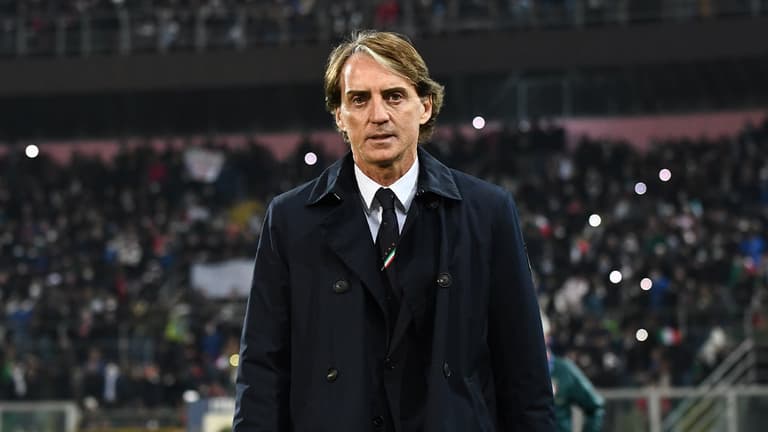 Roberto Mancini’s mother questions decision to leave out Mario Balotelli Roberto Mancini’s mother questions decision to leave out Mario Balotelli