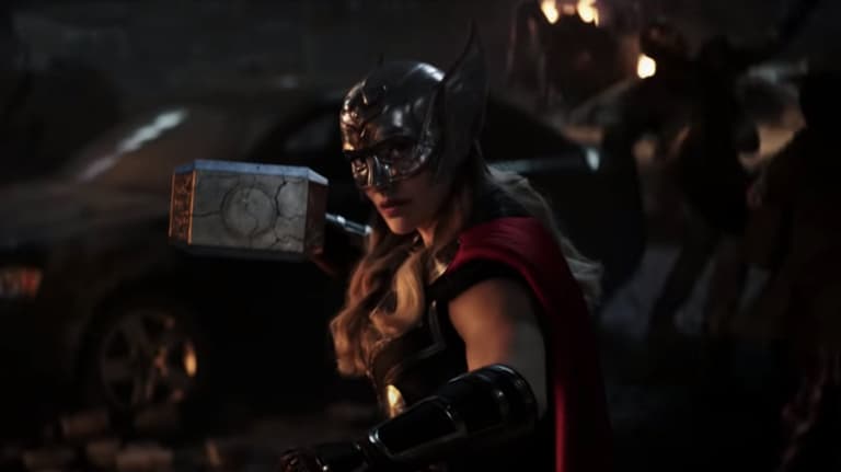 Fans ‘stunned’ by first look at Natalie Portman as the Mighty Thor in new trailer Fans ‘stunned’ by first look at Natalie Portman as the Mighty Thor in new trailer