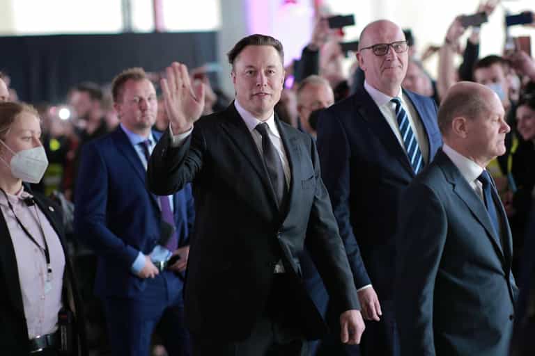 Elon Musk says ‘almost anyone’ can afford $100,000 ticket to Mars Elon Musk says ‘almost anyone’ can afford $100,000 ticket to Mars
