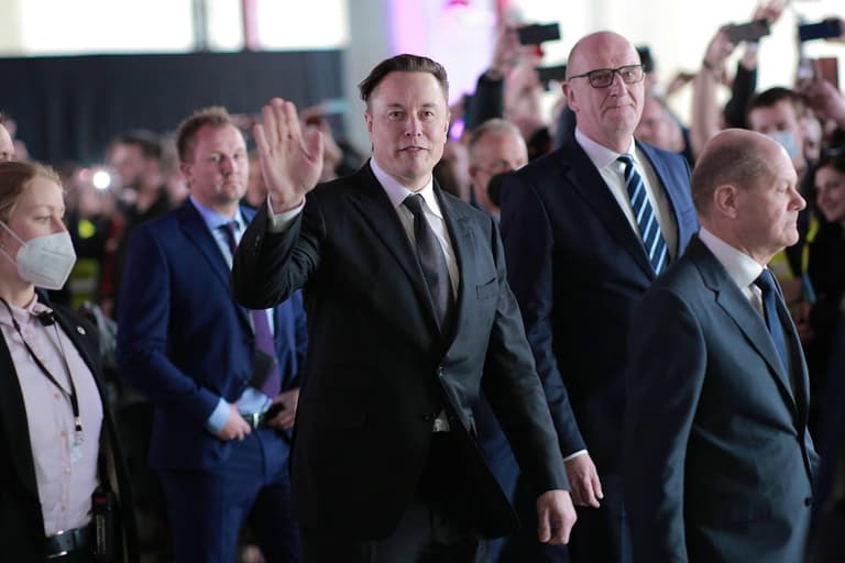 Elon Musk says ‘almost anyone’ can afford $100,000 ticket to Mars Elon Musk says ‘almost anyone’ can afford $100,000 ticket to Mars