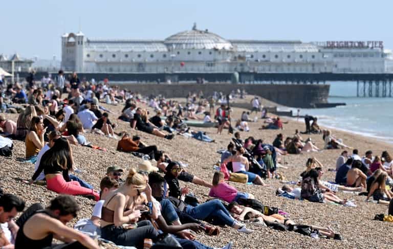 UK weather: Brits could enjoy hottest day of the year today, says Met Office UK weather: Brits could enjoy hottest day of the year today, says Met Office