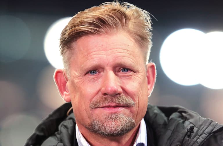 Peter Schmeichel left Jamie Carragher stunned by Champions League call Peter Schmeichel left Jamie Carragher stunned by Champions League call