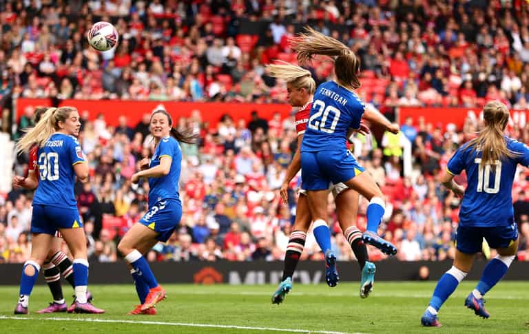 Women’s footballers should be banned from heading, studies claim Women’s footballers should be banned from heading, studies claim