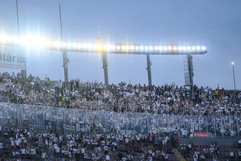 Xavi left angered by number of Eintracht Frankfurt fans in Nou Camp Xavi left angered by number of Eintracht Frankfurt fans in Nou Camp