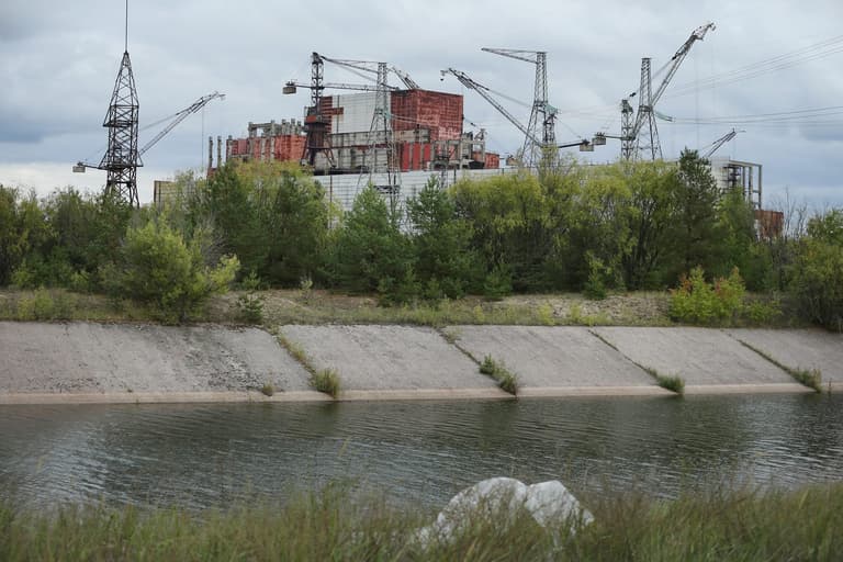 Ukraine recaptures Chernobyl after Russian soldiers flee following radiation sickness Ukraine recaptures Chernobyl after Russian soldiers flee following radiation sickness