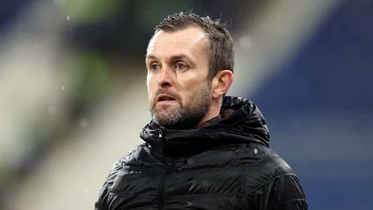 Luton Town manager Nathan Jones ‘burned table tennis table’ to help players focus Luton Town manager Nathan Jones ‘burned table tennis table’ to help players focus