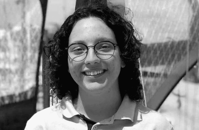 Tunisian Olympic sailor Eya Guezguez dies aged 17 Tunisian Olympic sailor Eya Guezguez dies aged 17