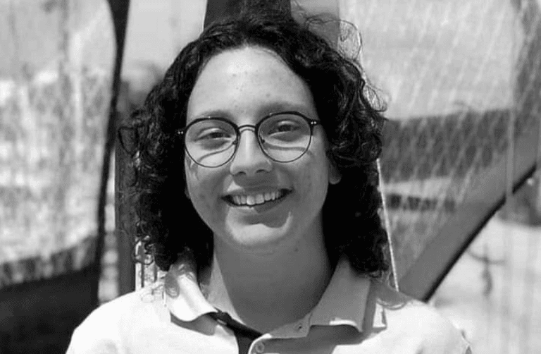 Tunisian Olympic sailor Eya Guezguez dies aged 17 Tunisian Olympic sailor Eya Guezguez dies aged 17