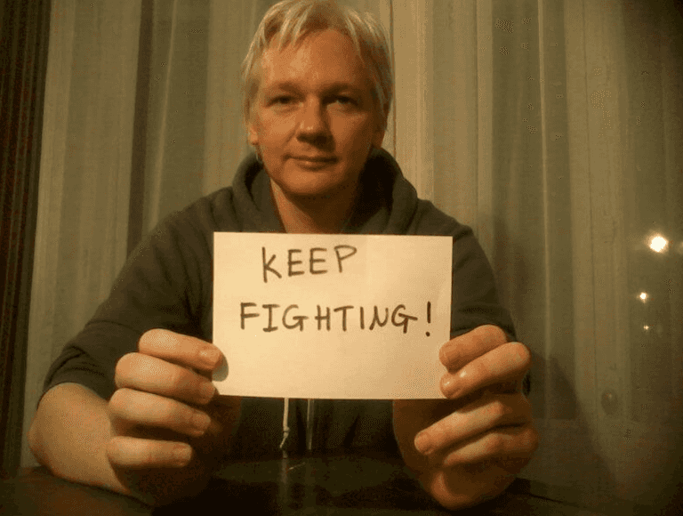 Julian Assange: UK court orders WikiLeaks founder to be extradited to US Julian Assange: UK court orders WikiLeaks founder to be extradited to US