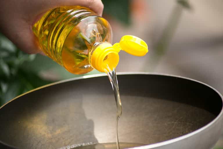 Food manufacturers changing recipes as UK faces sunflower oil shortage Food manufacturers changing recipes as UK faces sunflower oil shortage
