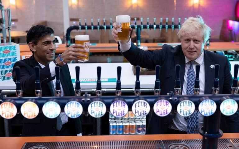 Tory MP wants No 10 to get a bar so aides don’t have to carry suitcases of alcohol Tory MP wants No 10 to get a bar so aides don’t have to carry suitcases of alcohol