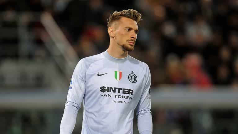 Inter goalkeeper howler might have handed title to AC Milan Inter goalkeeper howler might have handed title to AC Milan