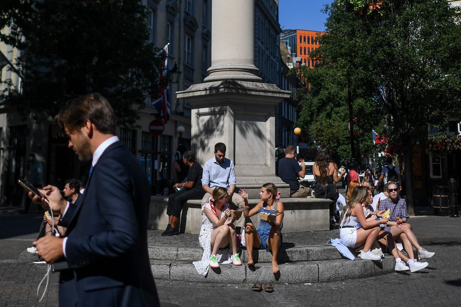 Met Office confirms scorching nine-day heatwave set to hit 20C