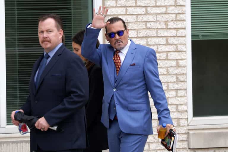 Johnny Depp ‘cowered in corner’ after Amber Heard row at trailer park, witness claims Johnny Depp ‘cowered in corner’ after Amber Heard row at trailer park, witness claims