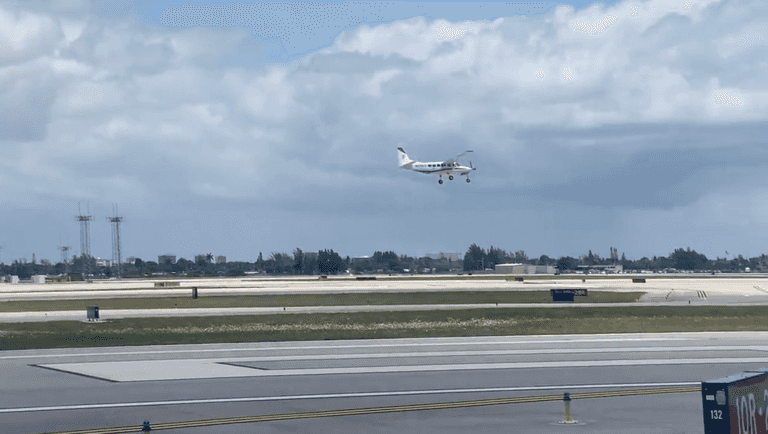 Passenger with no flying experience lands plane after pilot becomes incapacitated Passenger with no flying experience lands plane after pilot becomes incapacitated