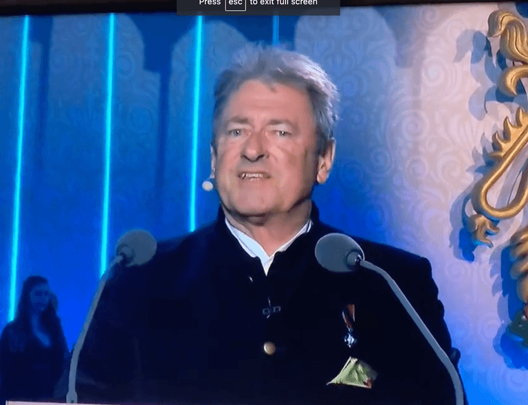 Royal fans in stitches after spotting Queen’s ‘savage’ reaction to Alan Titchmarsh’s tribute Royal fans in stitches after spotting Queen’s ‘savage’ reaction to Alan Titchmarsh’s tribute