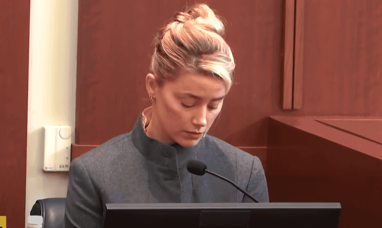 Amber Heard says her sister taught Johnny Depp to snort cocaine with a tampon Amber Heard says her sister taught Johnny Depp to snort cocaine with a tampon