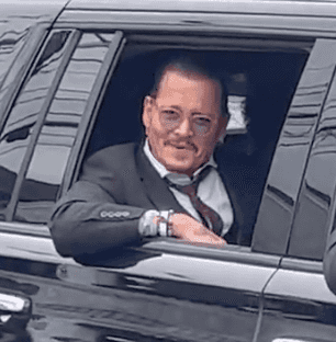 Johnny Depp goes into character after fan shouts he’ll aways be her captain Jack Sparrow Johnny Depp goes into character after fan shouts he’ll aways be her captain Jack Sparrow