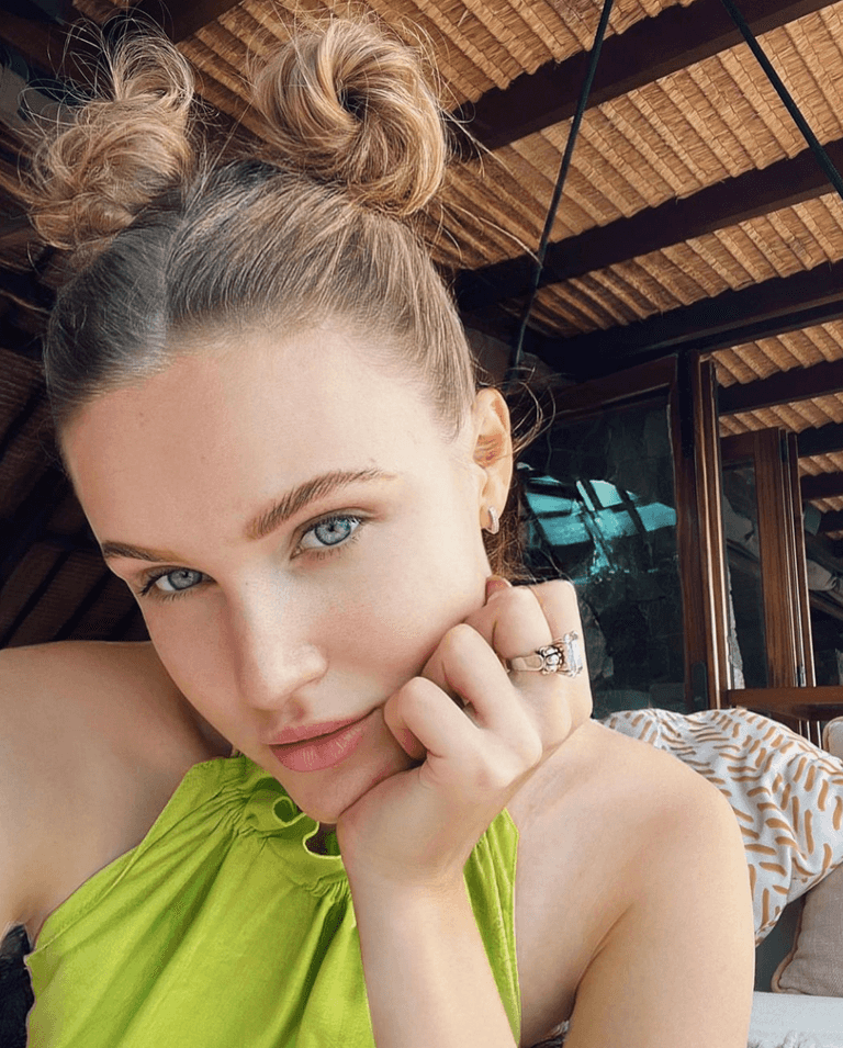Furious woman dumped by ex so he could ‘focus on his career’ – dates his boss instead Furious woman dumped by ex so he could ‘focus on his career’ – dates his boss instead